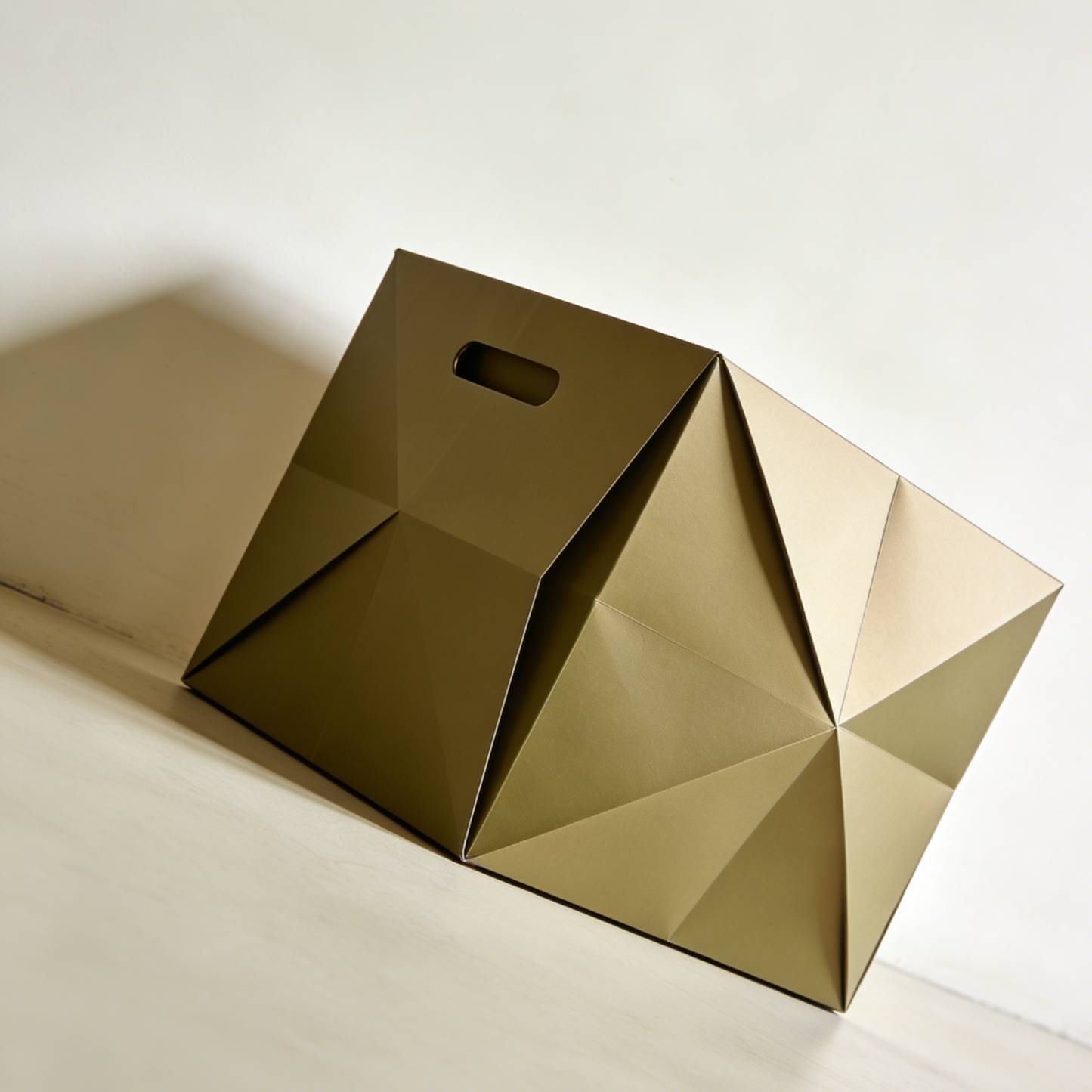 Geometryczna składana skrzynia do przechowywania