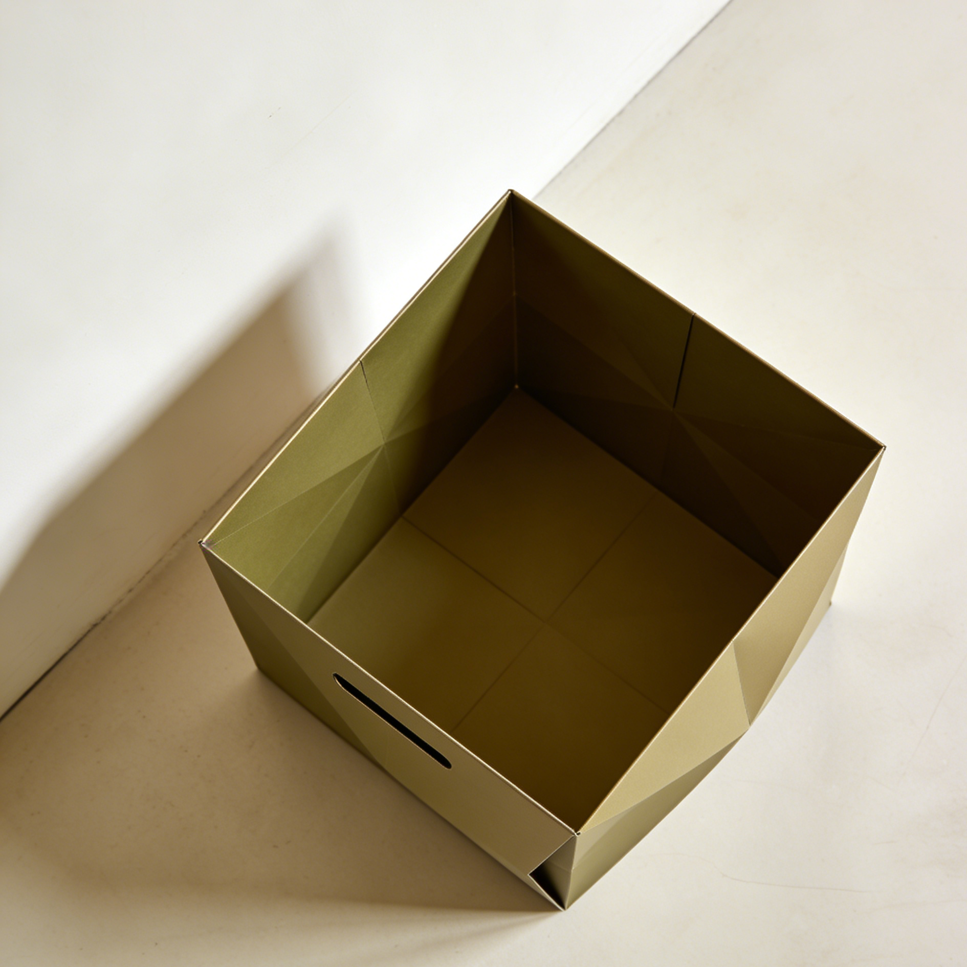 Geometryczna składana skrzynia do przechowywania