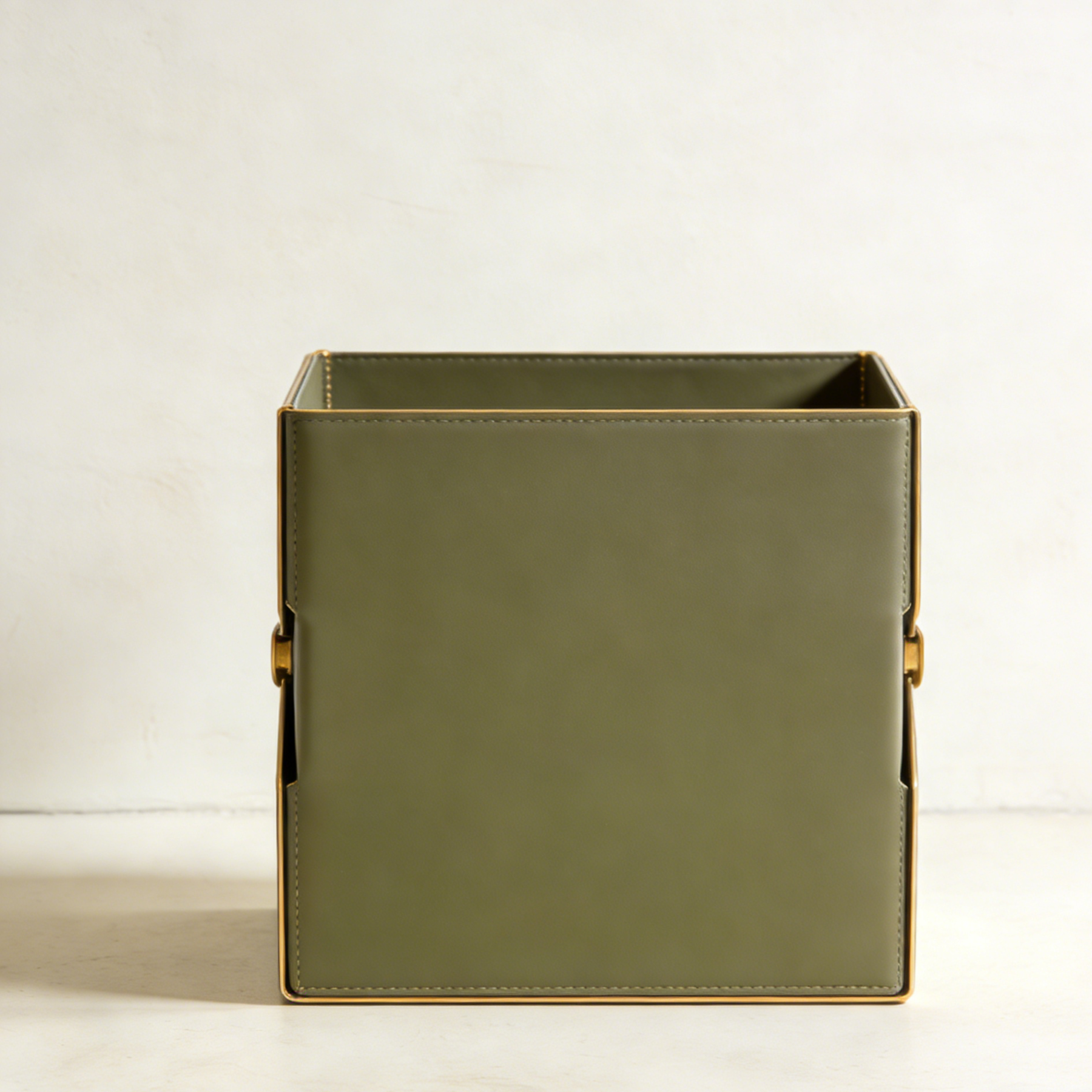 Kwadratowy skórzany kosz do przechowywania