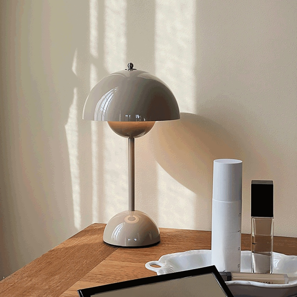 Flower bud mushroom table lamp