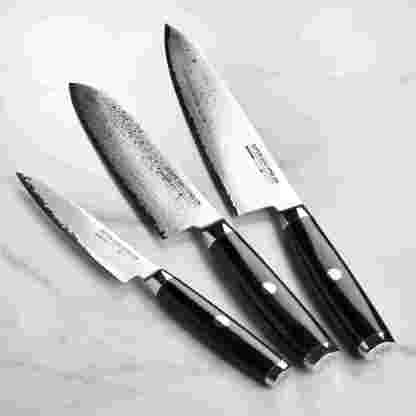 Nejnovější sada japonských třídílných nožů Yaxell Ypsilon SG2 z roku 2024