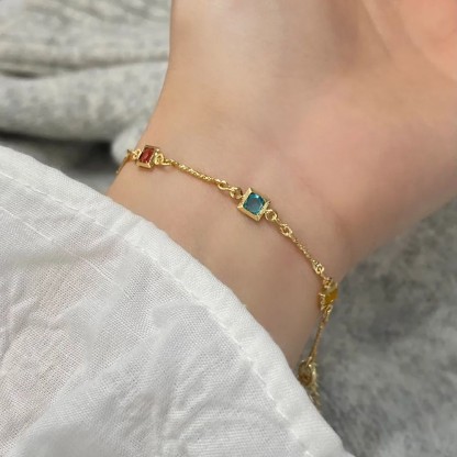 Káprázatos elegancia - Erzsébet 14K arany nyaklánc