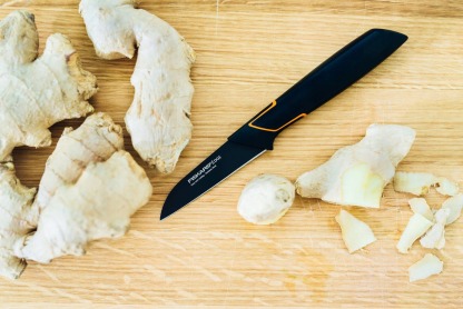 Limitált kiadás: FISKARS® 5 DB-OS KÉSKÉSZLET FISKARS EDGE BLOKKBAN, ÉLES KONYHAKÉS + ÉLEZŐ SZETT