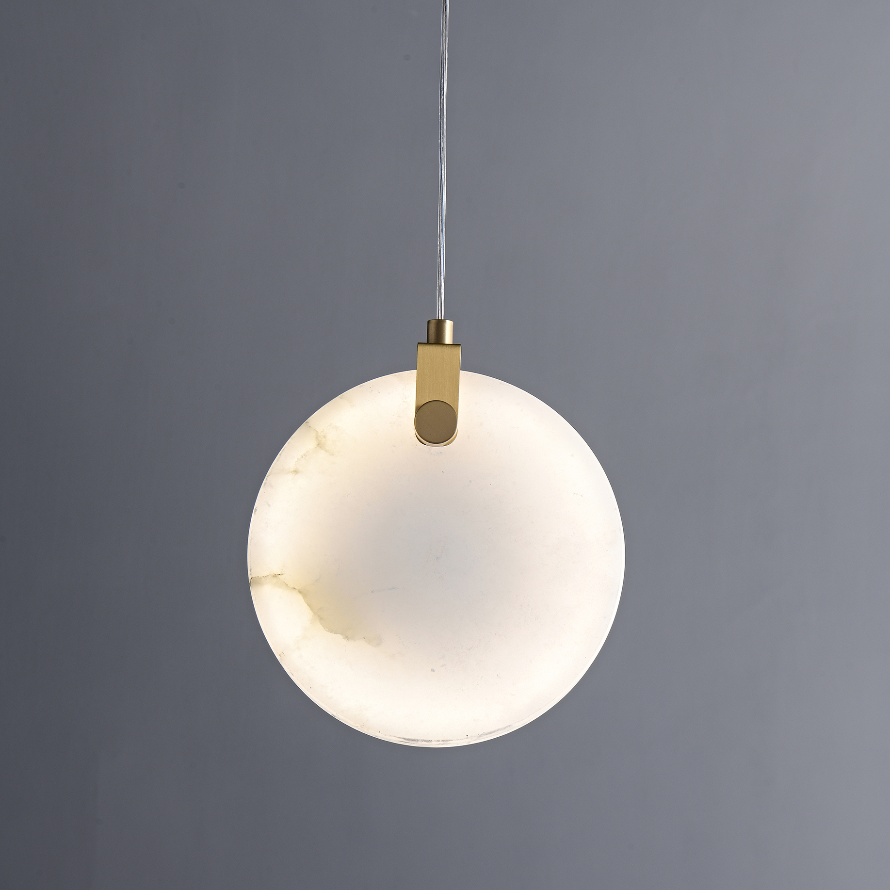 Alabaster single disc pendant light 