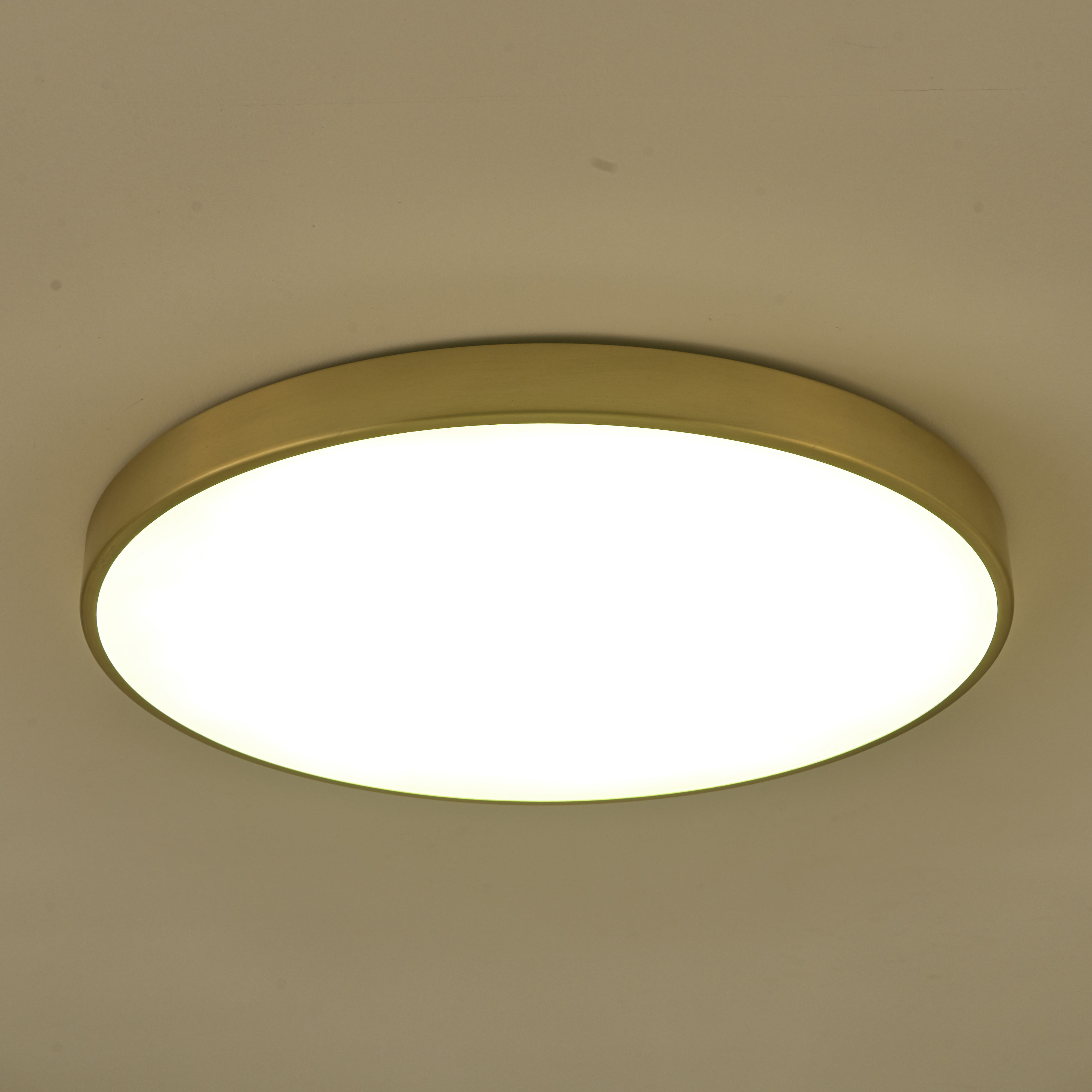 Flat brass ceiling lamp