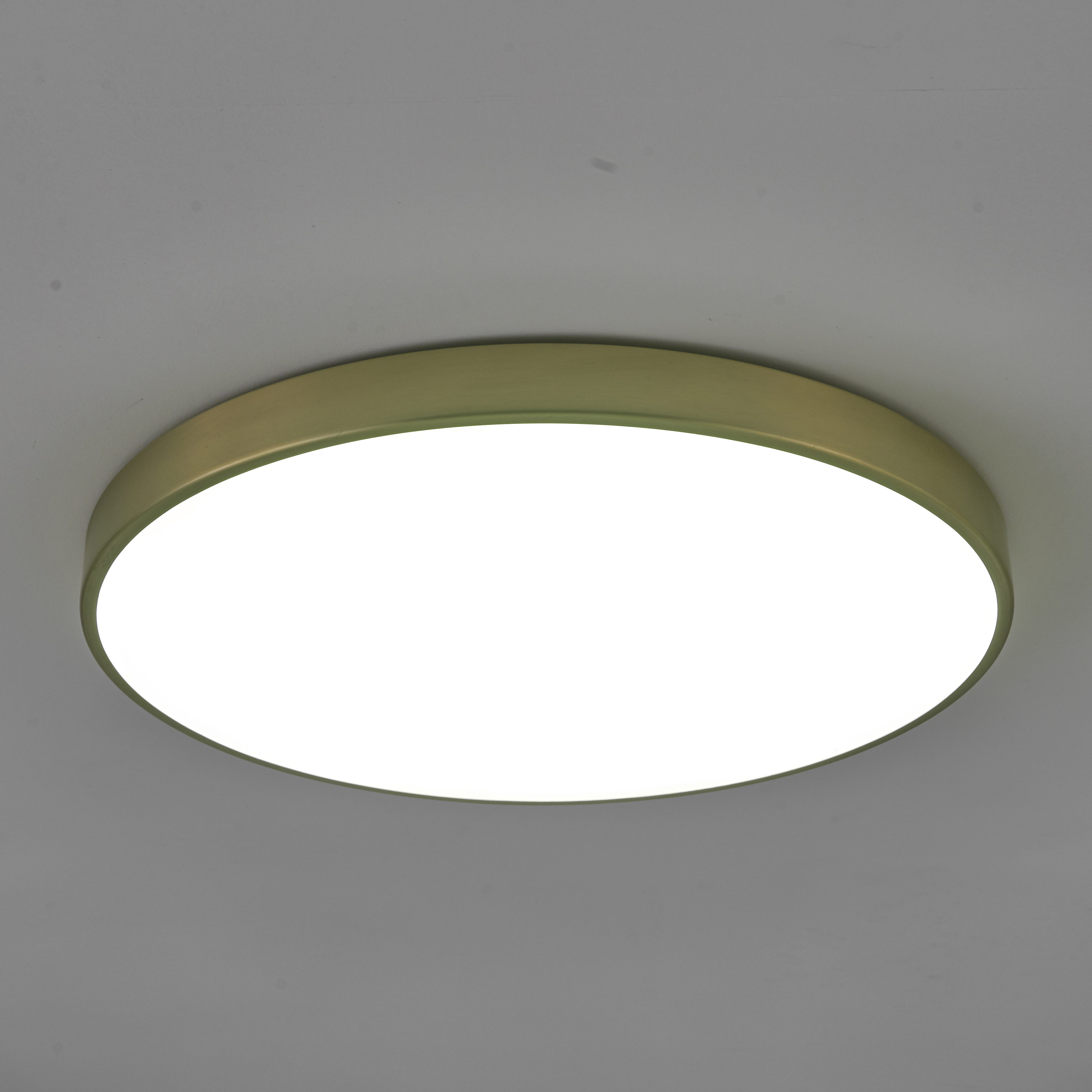 Flat brass ceiling lamp