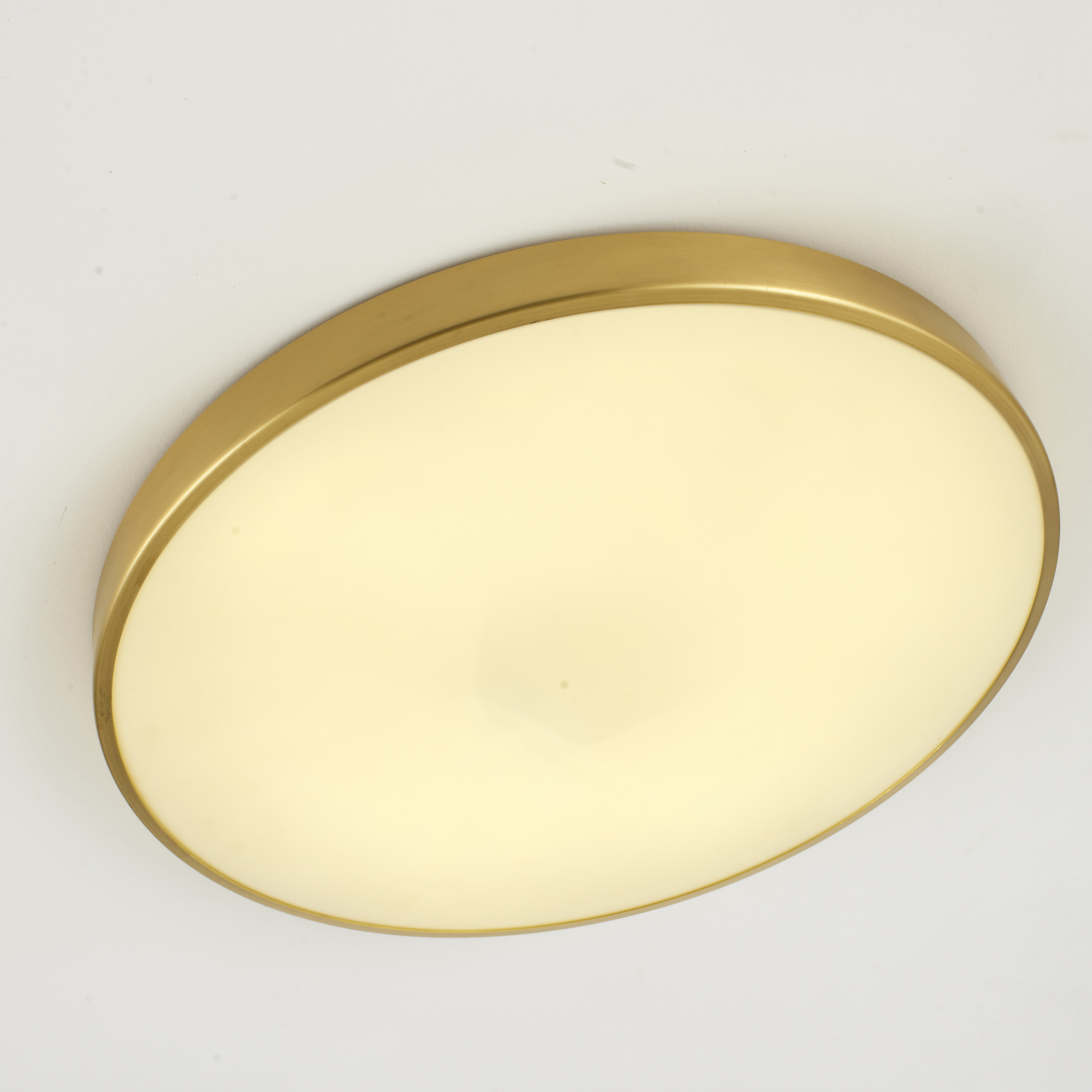Flat brass ceiling lamp