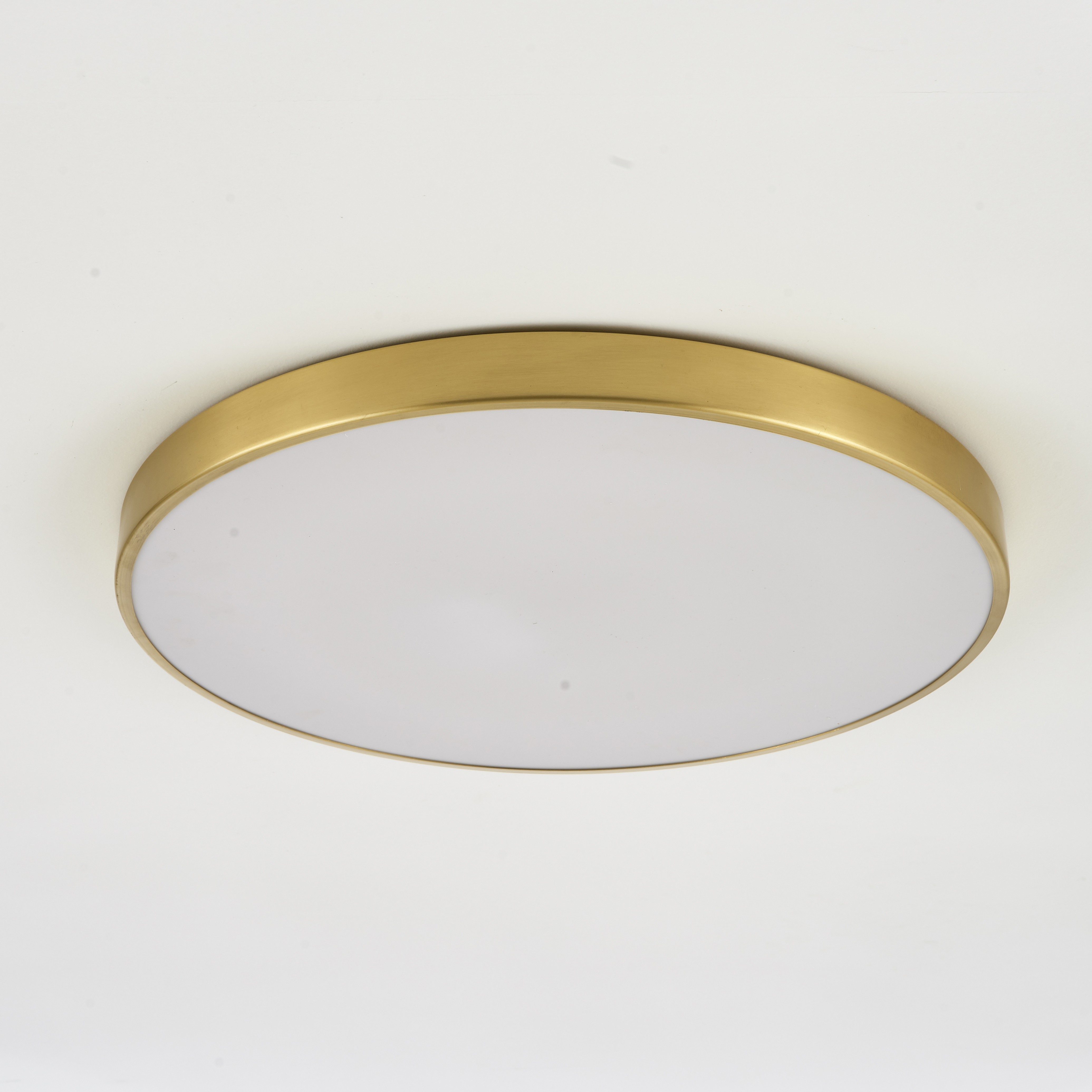 Flat brass ceiling lamp