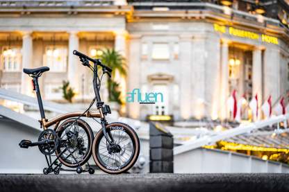 Bicicleta plegable Avro Foldie – 16 pulgadas, 9 velocidades, freno de disco
