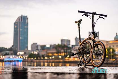 Bicicleta plegable Avro Foldie – 16 pulgadas, 9 velocidades, freno de disco