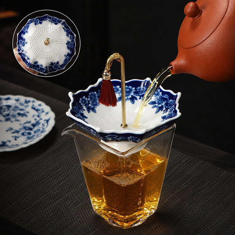 Umbrella Shape Ceramic Tea Strainer - Chinese Blue & White Porcelain Loose Leaf Filter with Rotating Design