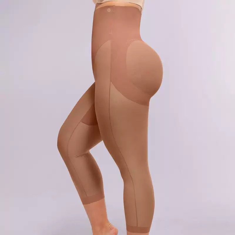 MeshSmooth™ High-Waisted Mid Thigh Short