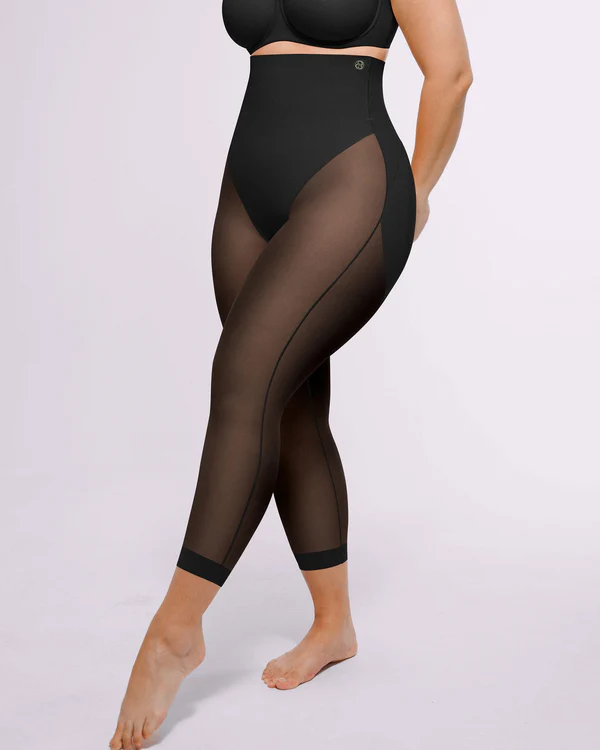 MeshSmooth™ High-Waisted Mid Thigh Short