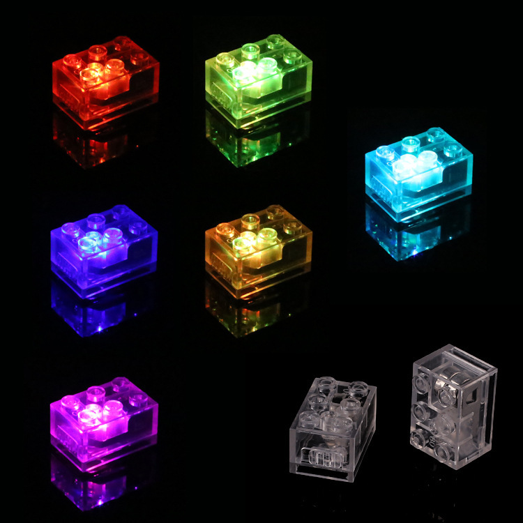 Accessoires lumineux LED 2*3 pour briques, compatibles avec les petits blocs de construction, accessoires de jeu lumineux LED multicolores clignotants