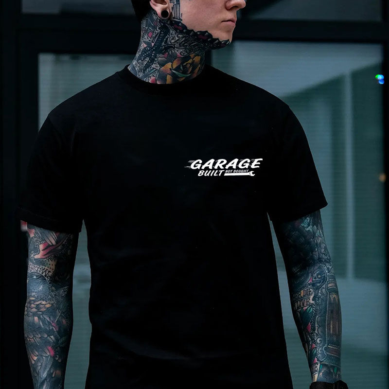 GARAGE BUILT NOT BOUGHT Racing Flag Mr. Horsepower Print Men's T-shirt