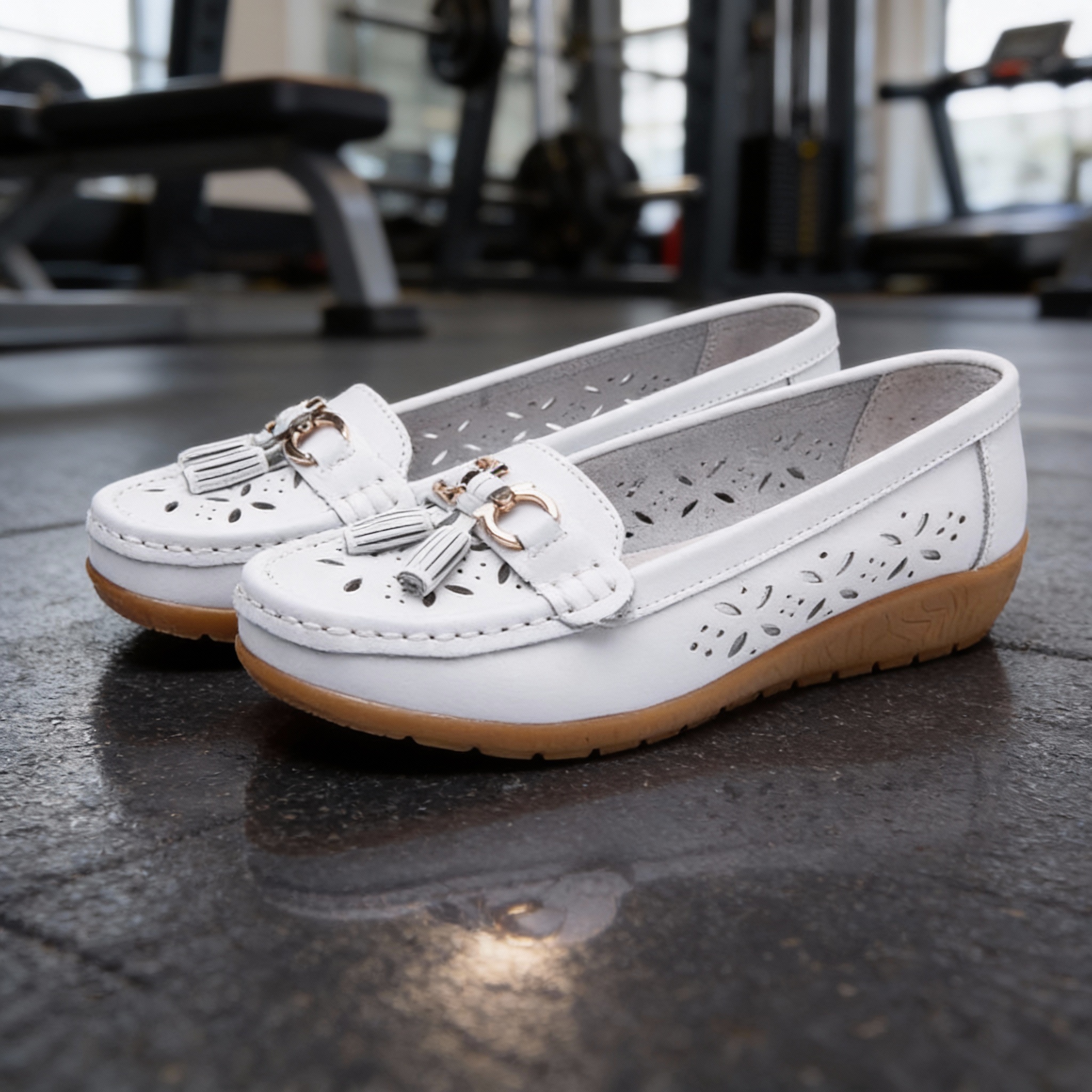 Lightweight shoes in a dynamic setting