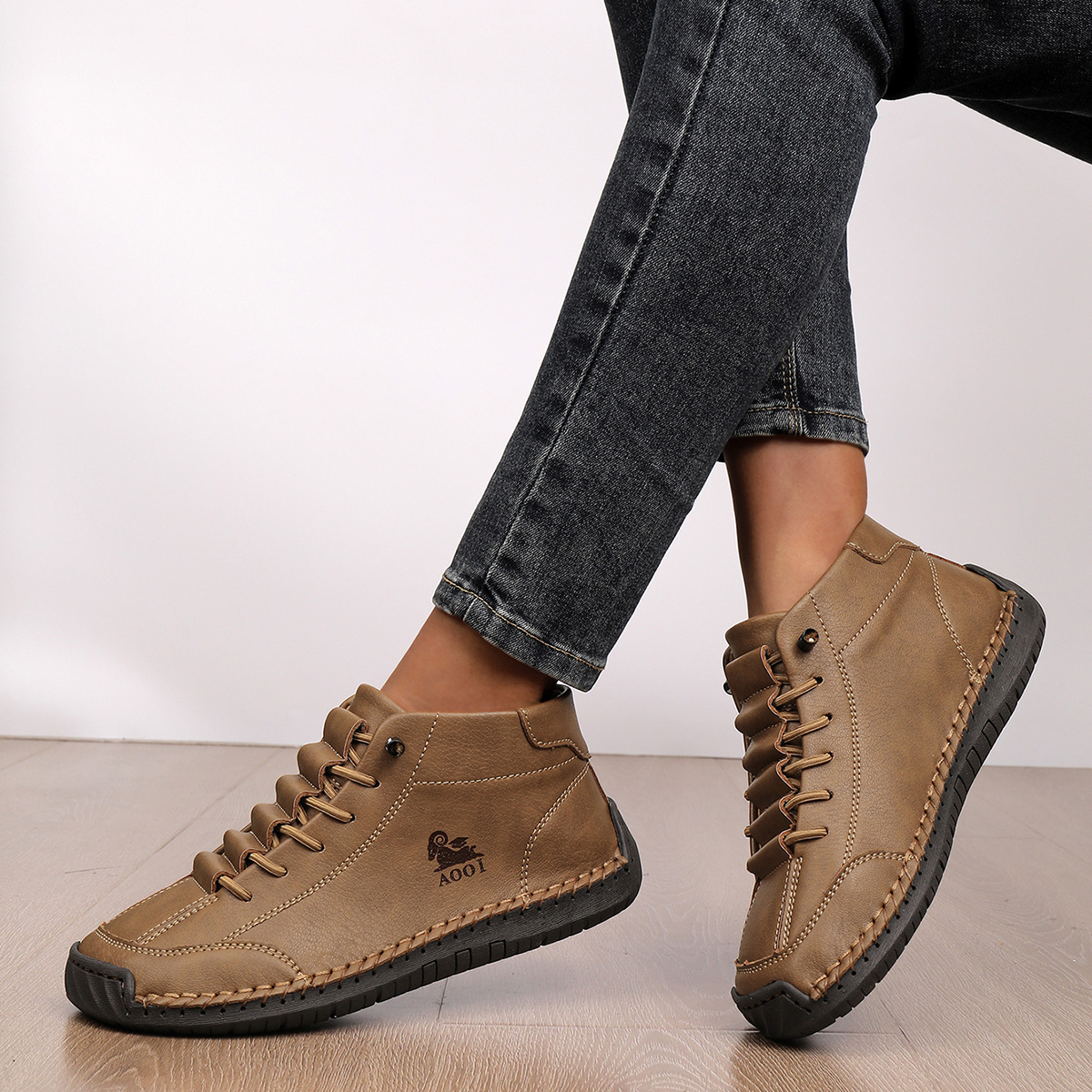 Casual Calfskin Sneakers, Wide Toe Box, Breathable for All-day Comfort, No-tie Laces for Easy Wear