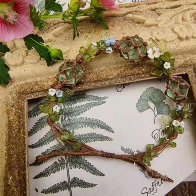 🌸Crystal Bracelet – Handwoven Floral Gemstone Rope Bracelet, Inspired Soft Aesthetic Jewelry ✨