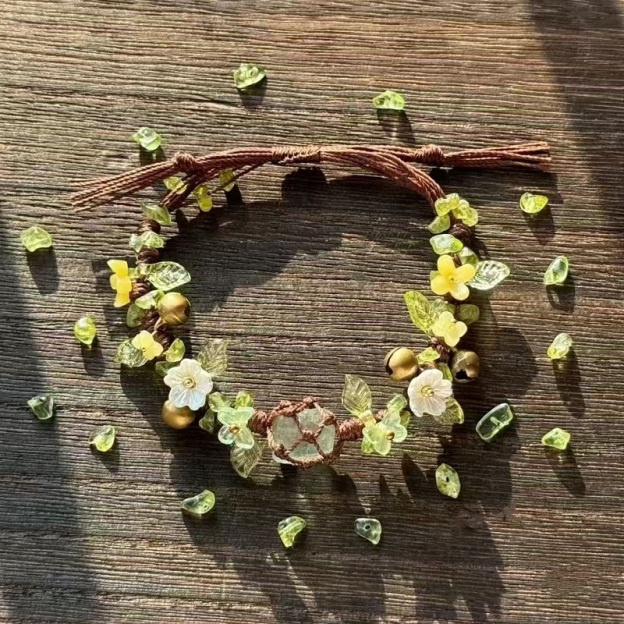 🌸Crystal Bracelet – Handwoven Floral Gemstone Rope Bracelet, Inspired Soft Aesthetic Jewelry ✨