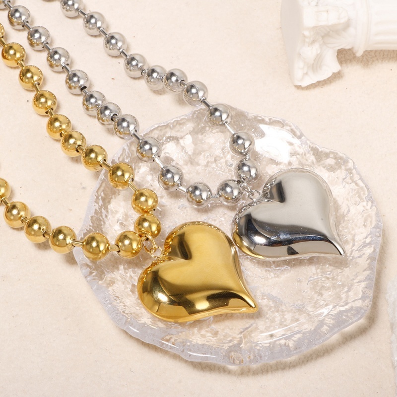 Gold Heart Pendant Beaded Necklace