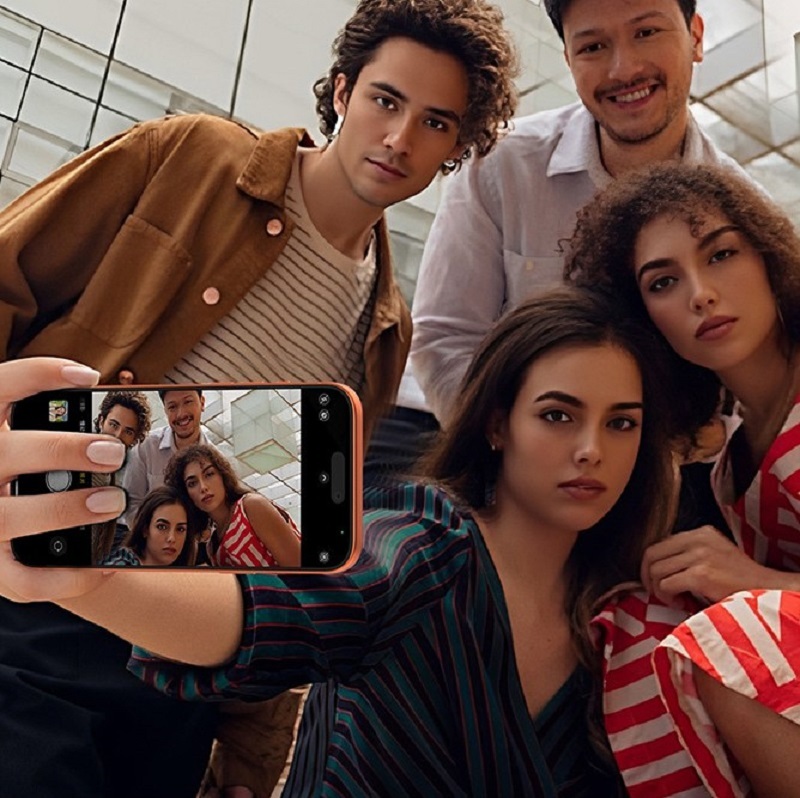 MagSnap Selfie Screen™ – Magnetic Rear Camera Selfie Display