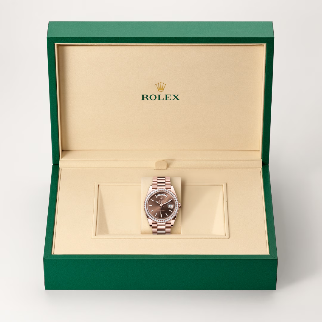 Rolex Day-Date 40 Oyster, 40 mm, růžové zlato a diamanty