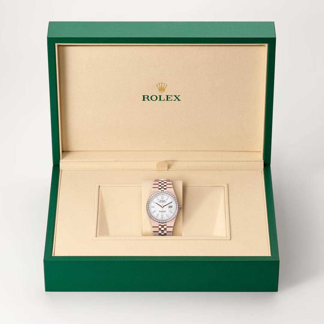 Rolex Land-Dweller Oyster, 36 mm, růžové zlato a diamanty