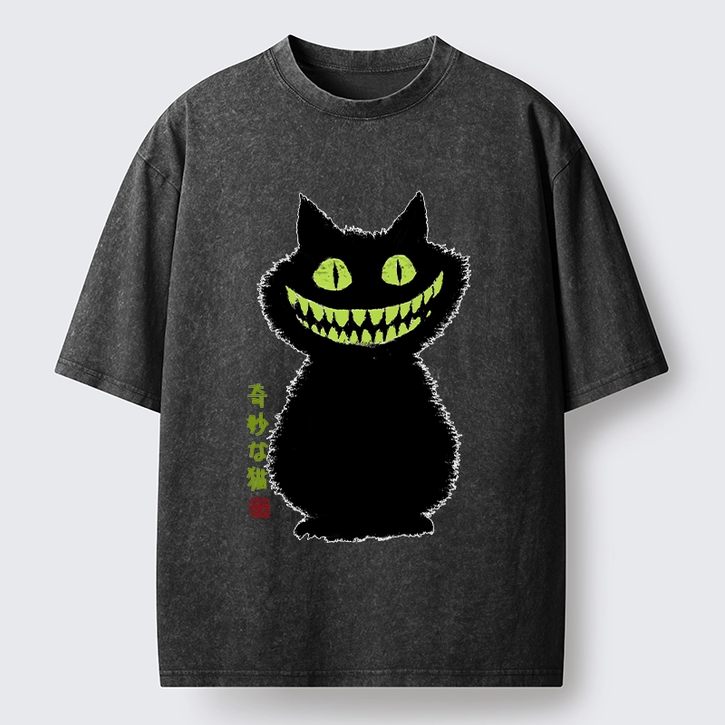 Tokyo-Lion Spooky Black Cat With Green Teeth Washed T-Shirt