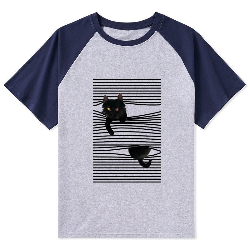 Tokyo-Lion Cat Scratching Curtain Raglan T-shirt