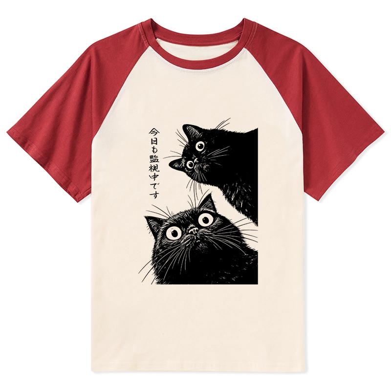 Tokyo-Lion The Cat Is Watching Today Raglan T-shirt