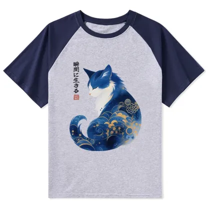 Tokyo-Lion Retro Zen Cat: Living the Present Raglan T-shirt