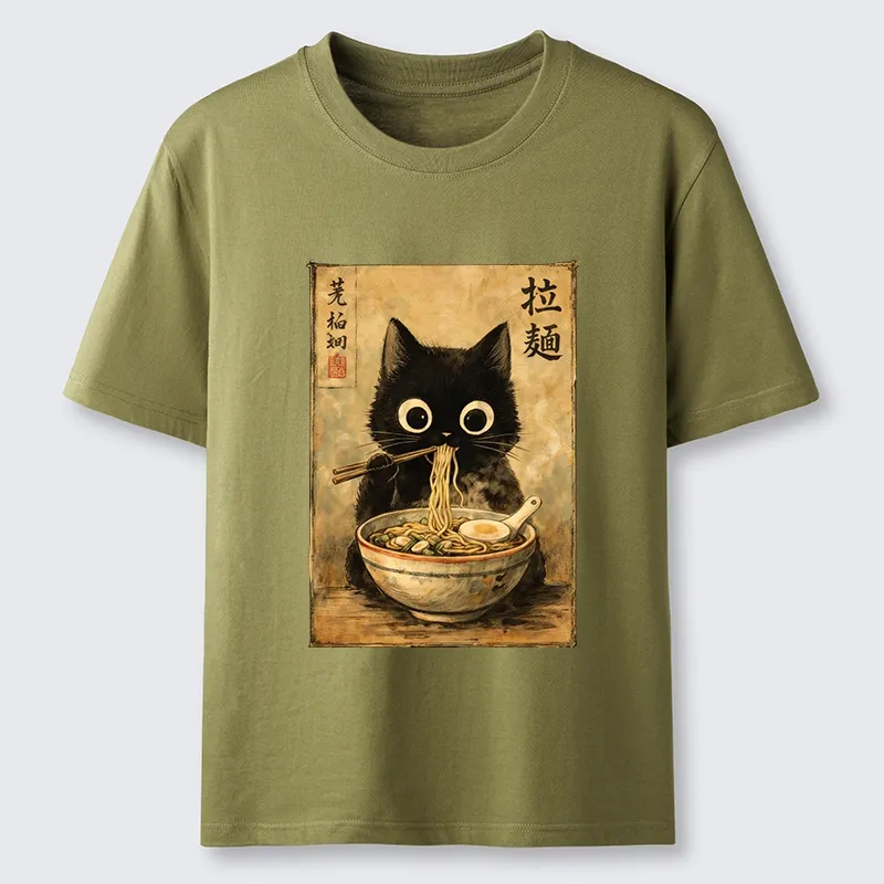 Tokyo-Lion Cute Black Cat Eating Japanese Ramen Classic T-Shirt