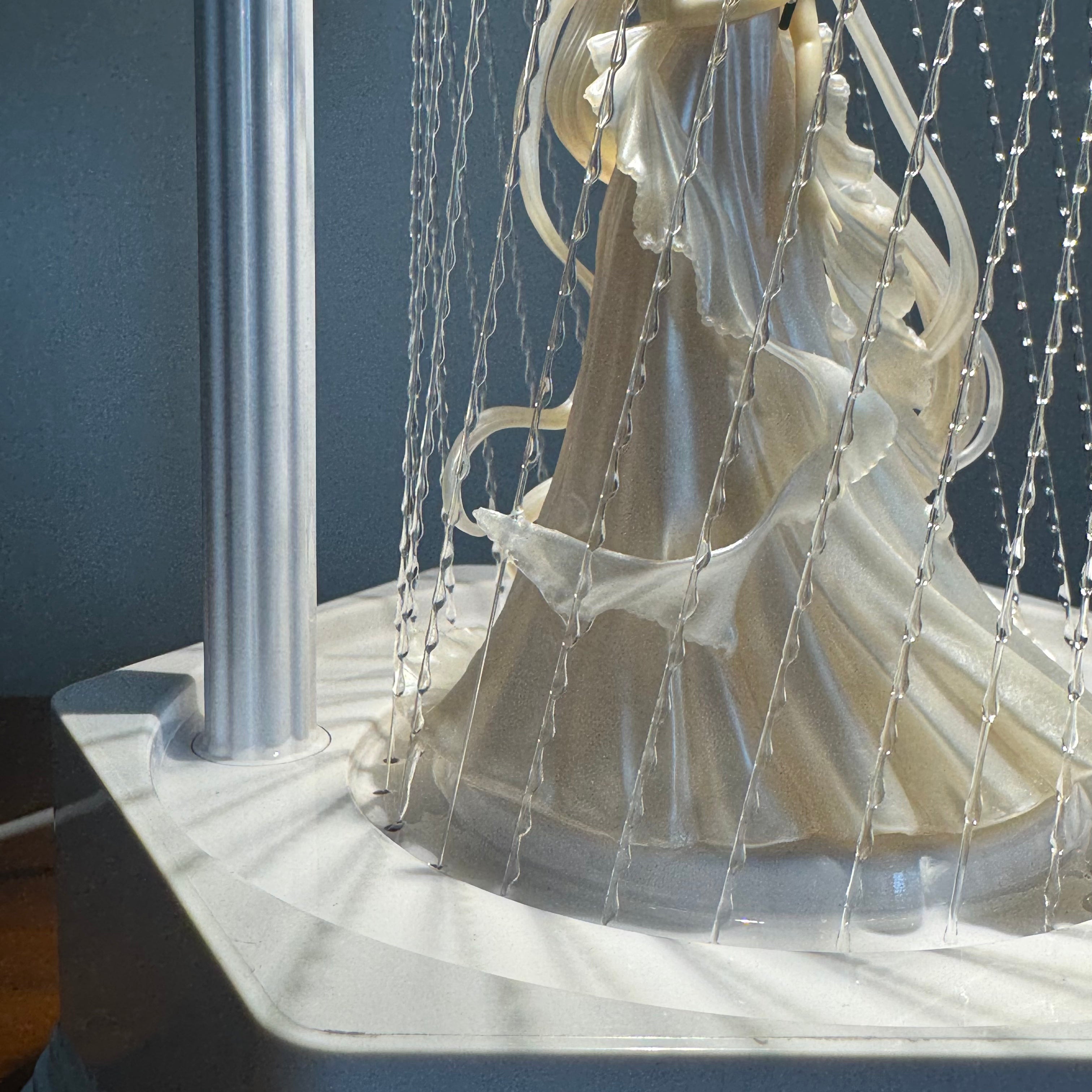 MINI Oil Rain Lamp - Serene Princess，Retro oil rain  lamp for table, suitable for wedding stores and gifts