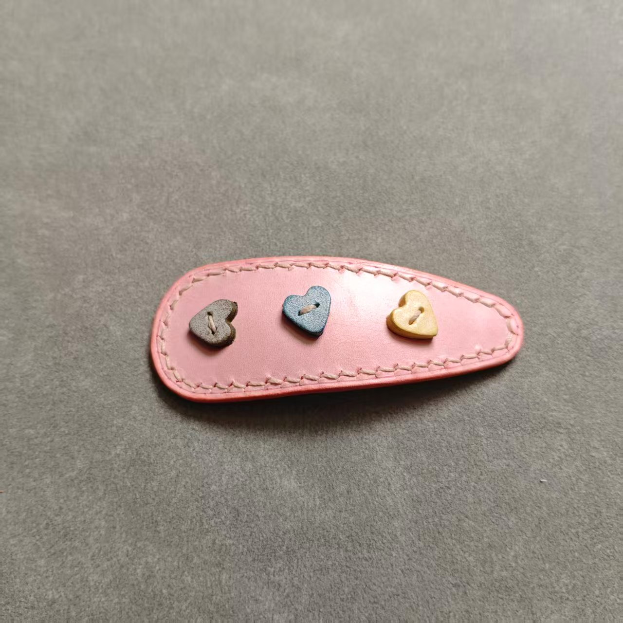 Handmade Vegetable Tanned Leather Hair Clip with Heart Buttons, 8cm Boho Cowhide Snap Barrette, Genuine Leather Hair Accessory for Women and Girls-POP CUIR