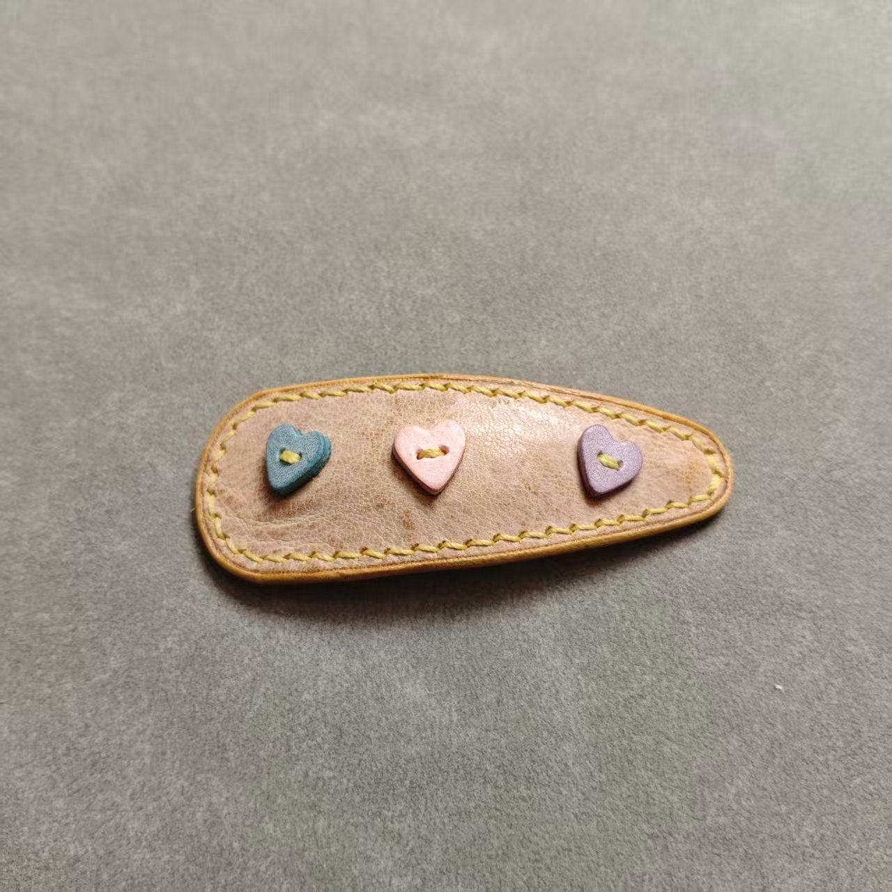 Handmade Vegetable Tanned Leather Hair Clip with Heart Buttons, 8cm Boho Cowhide Snap Barrette, Genuine Leather Hair Accessory for Women and Girls-POP CUIR