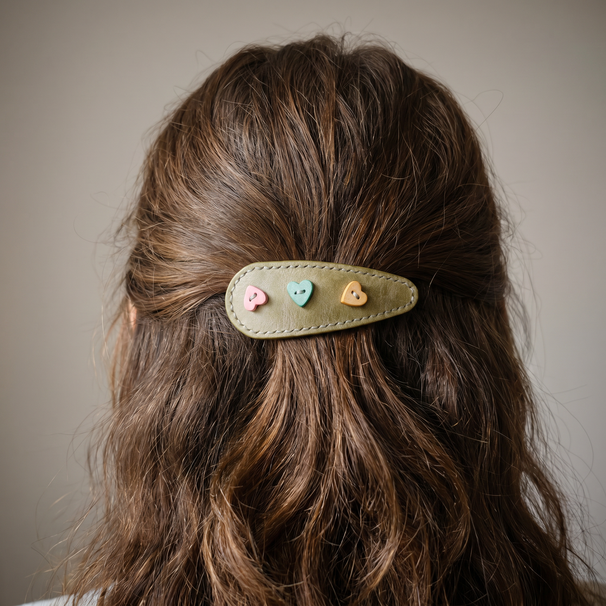 Handmade Vegetable Tanned Leather Hair Clip with Heart Buttons, 8cm Boho Cowhide Snap Barrette, Genuine Leather Hair Accessory for Women and Girls-POP CUIR
