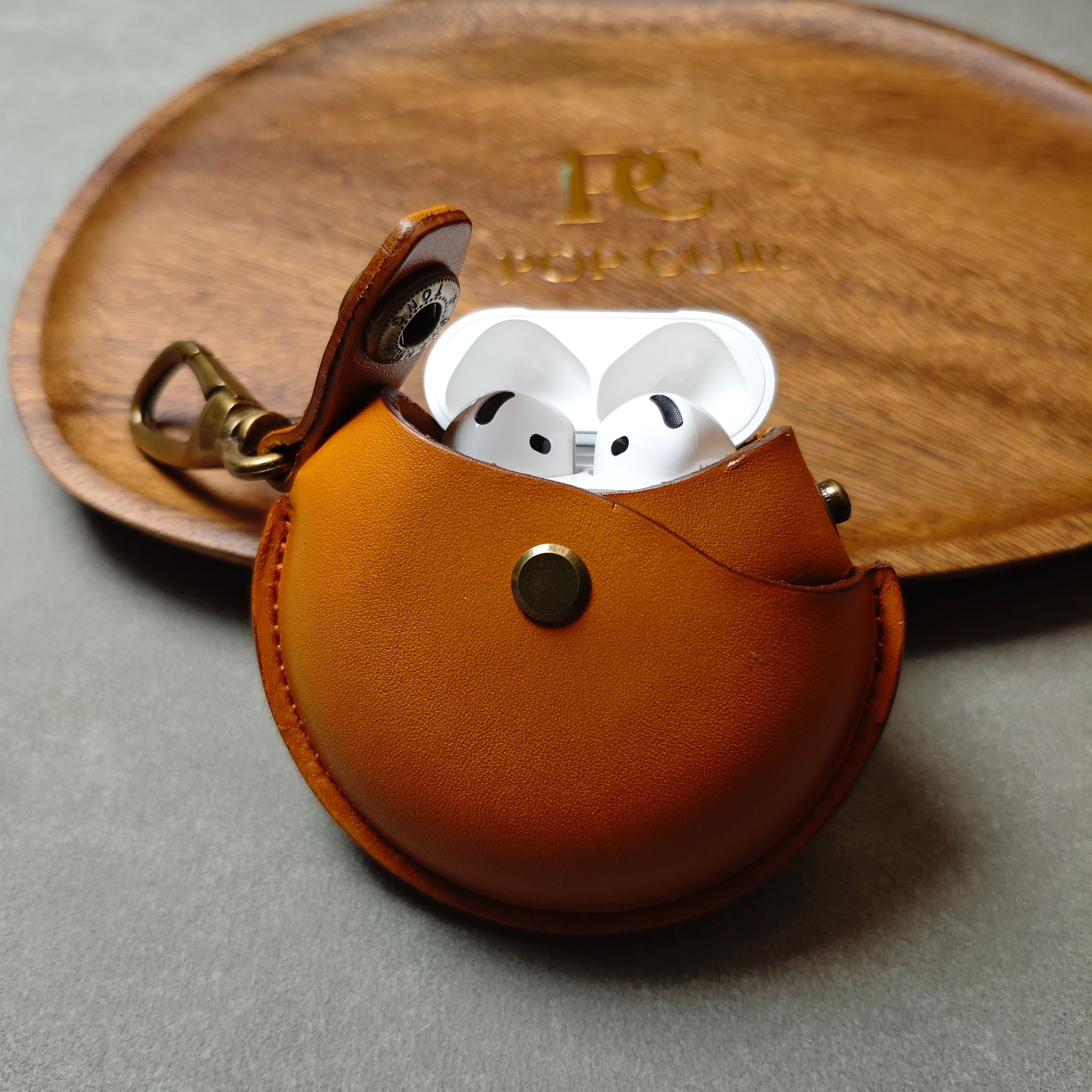 Handmade Veg-Tanned Leather AirPods Case & Coin Purse - Minimalist EDC Keychain Pouch with Solid Brass Clip-POP CUIR