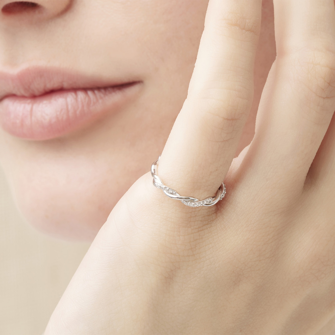 Round Cut Diamond White Sterling Silver Intertwined Twisted Band