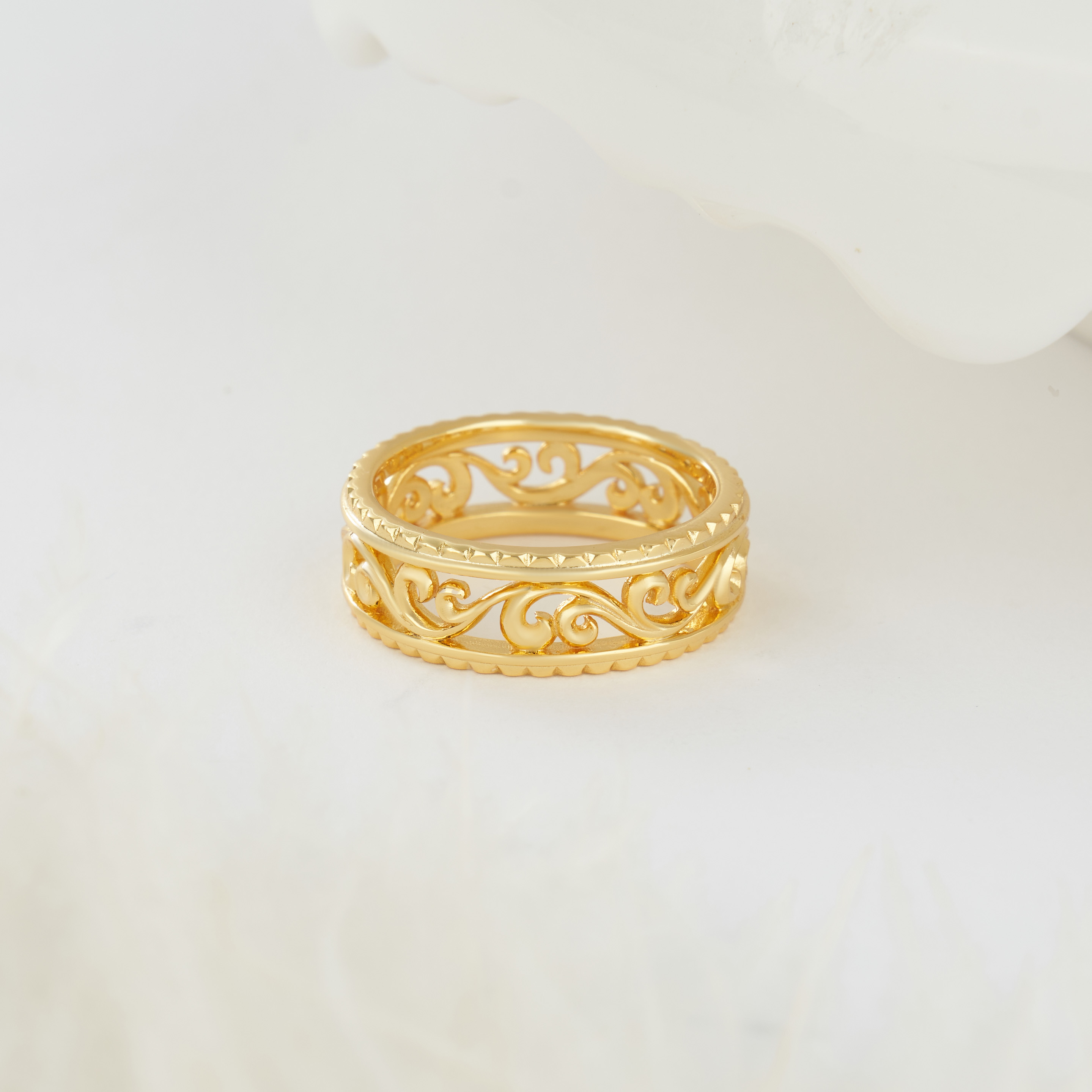 Sterling Silver Wedding Ring with Hollowed-out Patterns