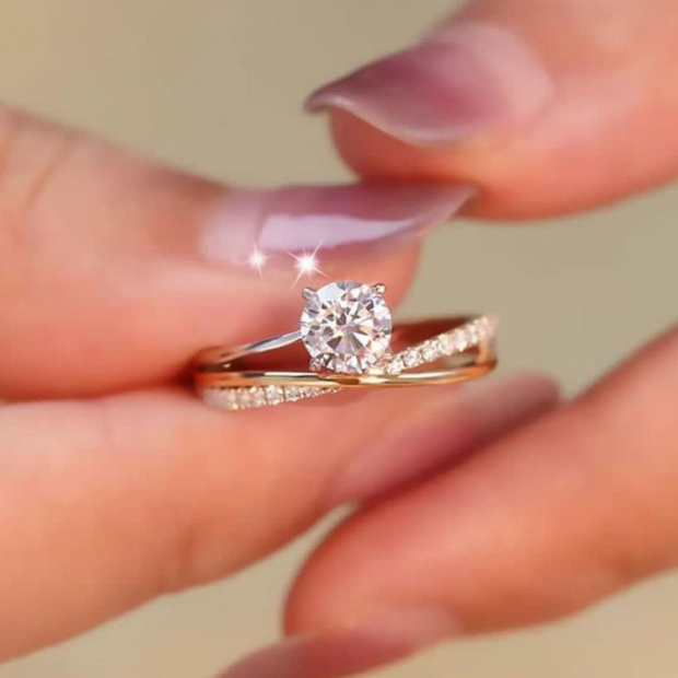 Round Cut Diamond White Yellow Gold Engagement Ring in 925 Sterling Silver