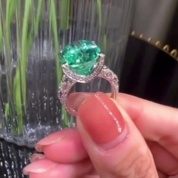 Oval Cut Emerald Green Art Deco 925 Sterling Silver Engagement Ring