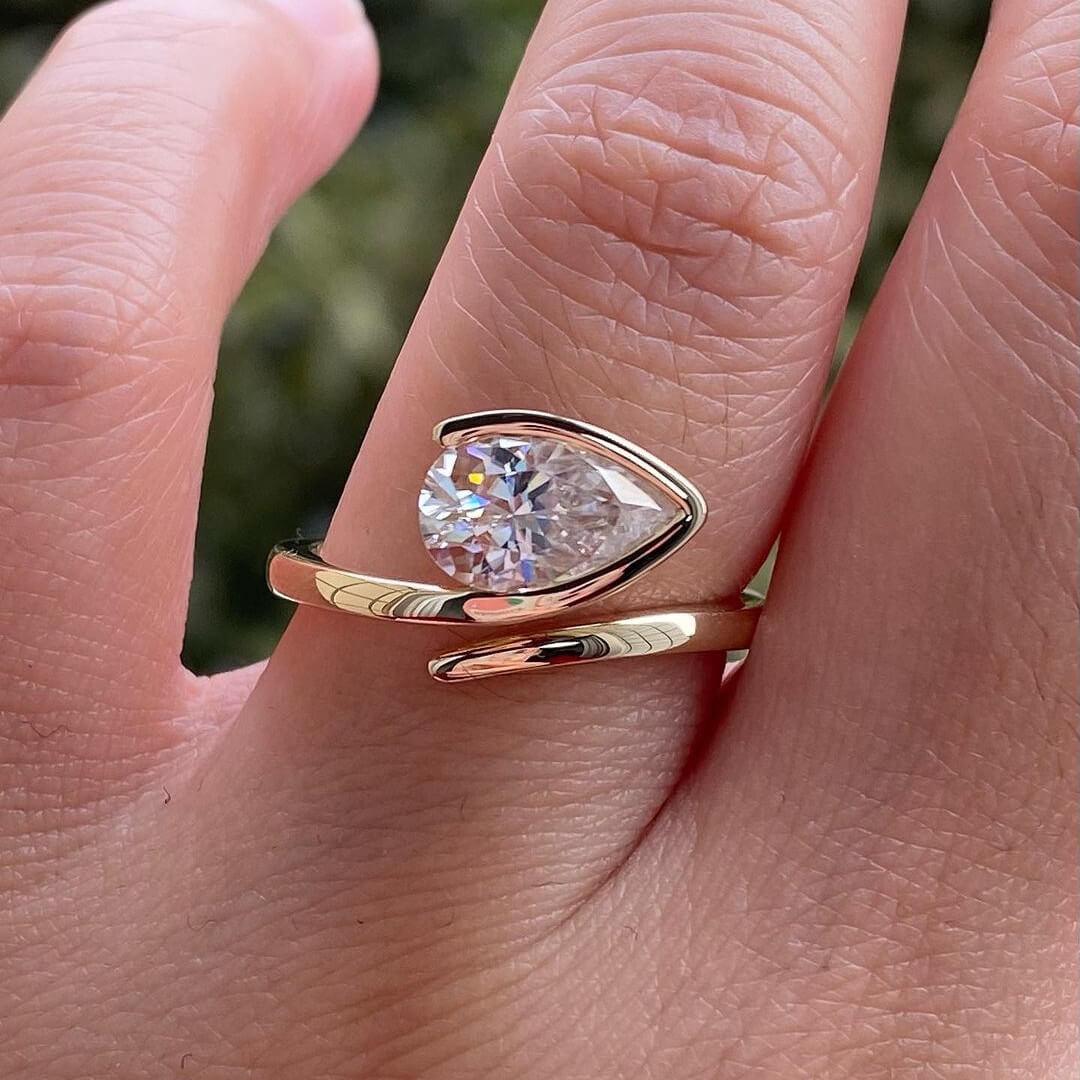 Pear Cut Diamond White 925 Sterling Silver Yellow Gold Art Deco Solitaire Engagement Ring