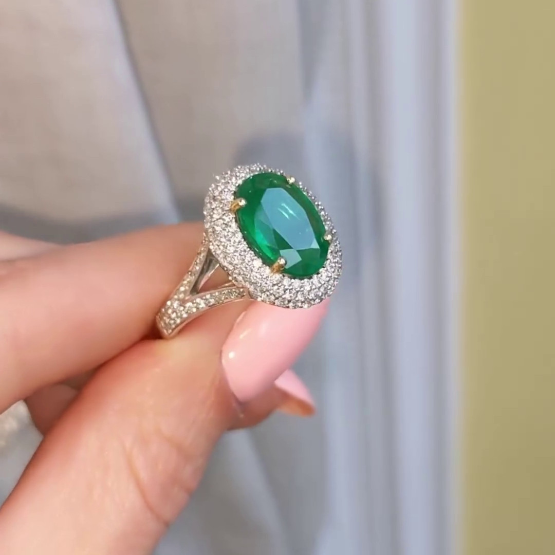 Oval Cut Emerald Green 925 Sterling Silver Halo Engagement Ring