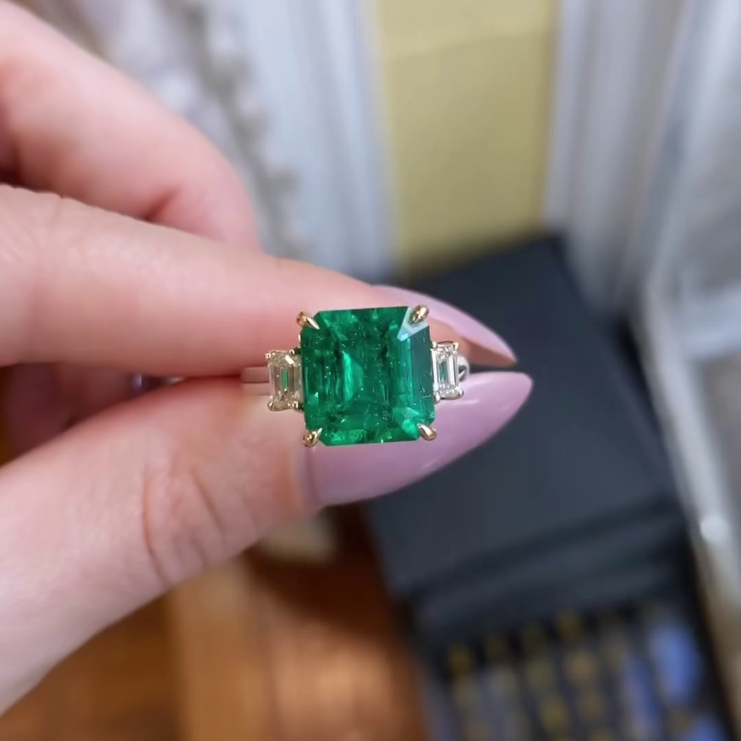 Princess Cut Emerald Green 925 Sterling Silver Two-tone 3-Stone Engagement Ring