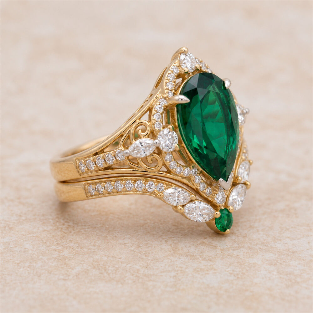 Pear Cut Emerald Green 925 Sterling Silver Yellow Gold Vintage Bridal Ring Sets