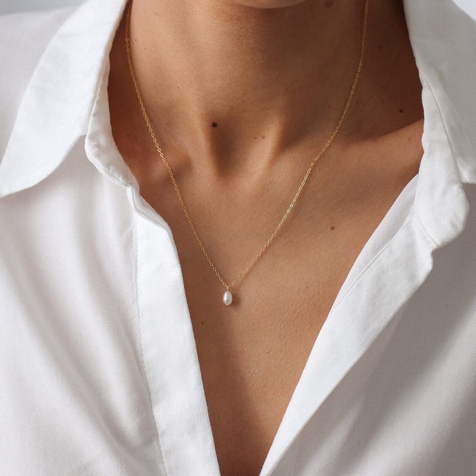 Minimalist Teardrop White Pearl Yellow Gold Sterling Silver Necklace