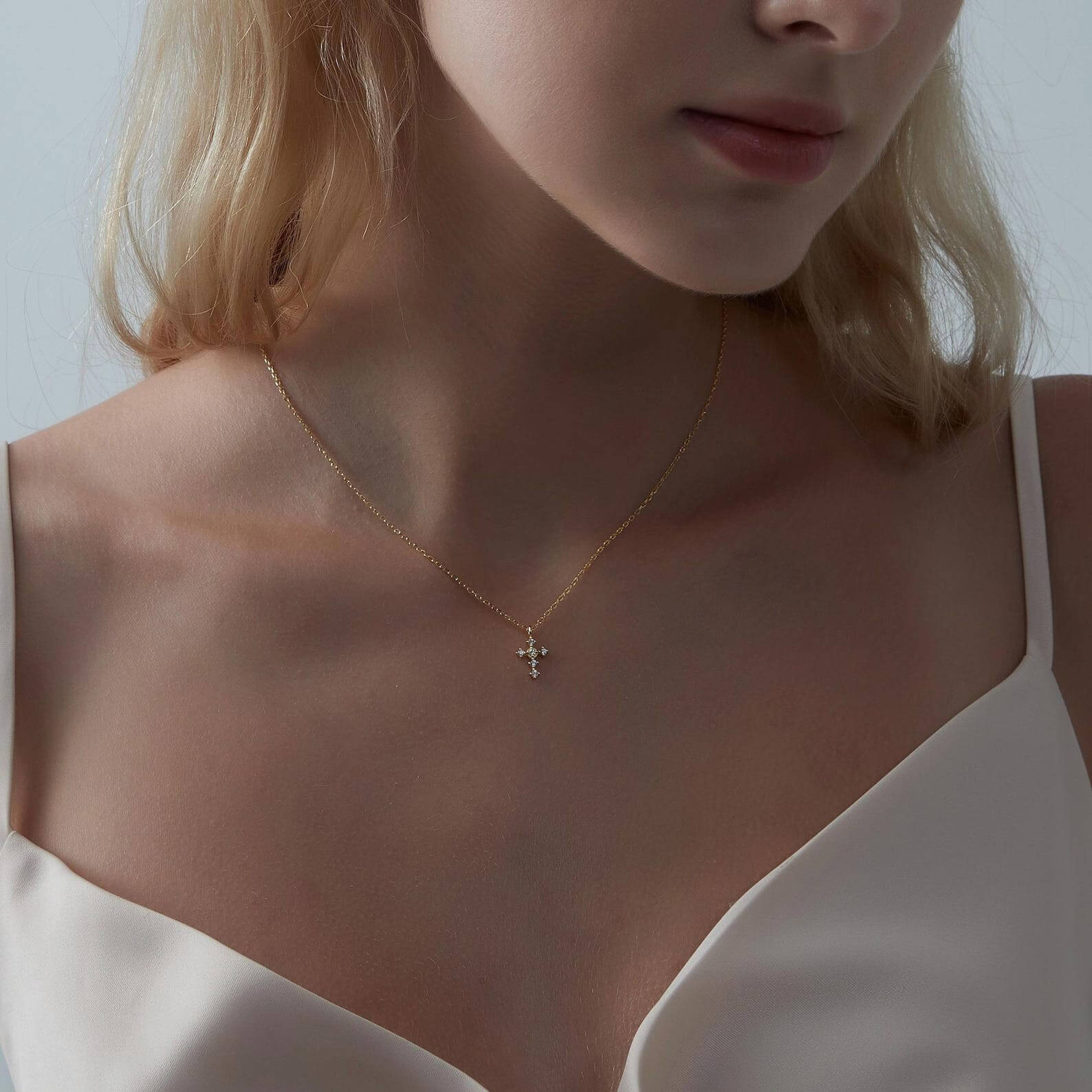 Round Cut Diamond White Gold/Silver/Rose Gold Sterling Silver Cross Necklace
