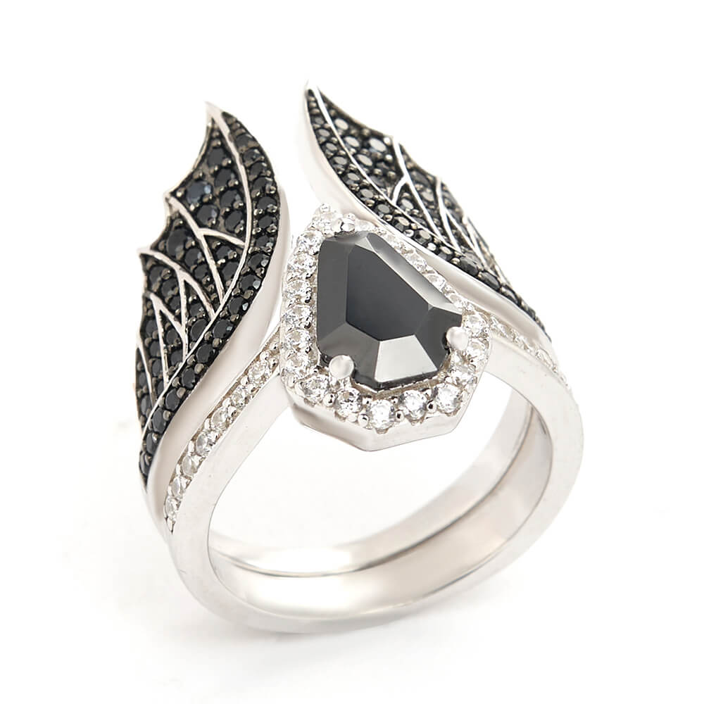 Gothic Coffin-shaped Fancy Black 925 Sterling Silver Bat Wing Halo Bridal Ring Set