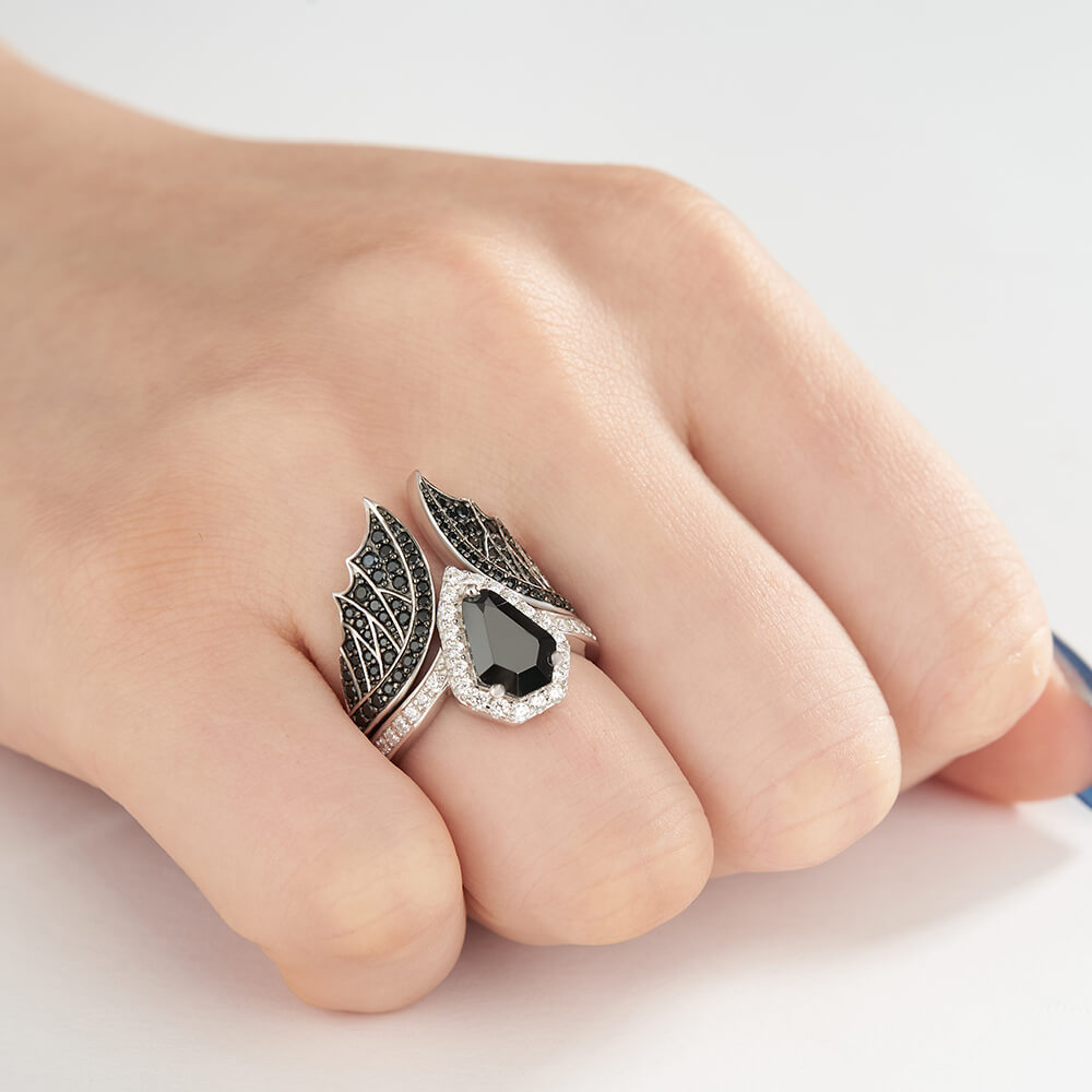 Gothic Coffin-shaped Fancy Black 925 Sterling Silver Bat Wing Halo Bridal Ring Set