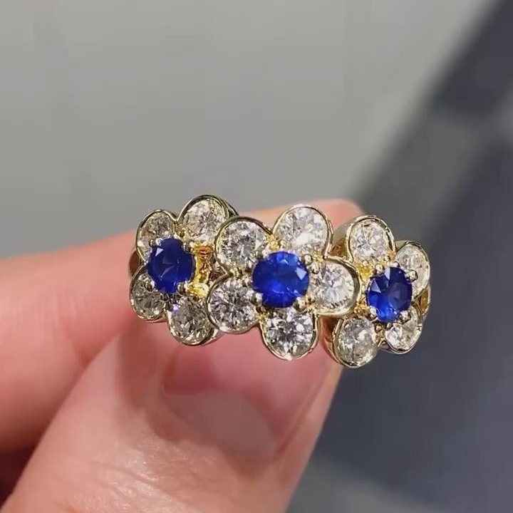 Vintage Round Cut Sapphire Blue 925 Sterling Silver Yellow Gold Flower Women's Band